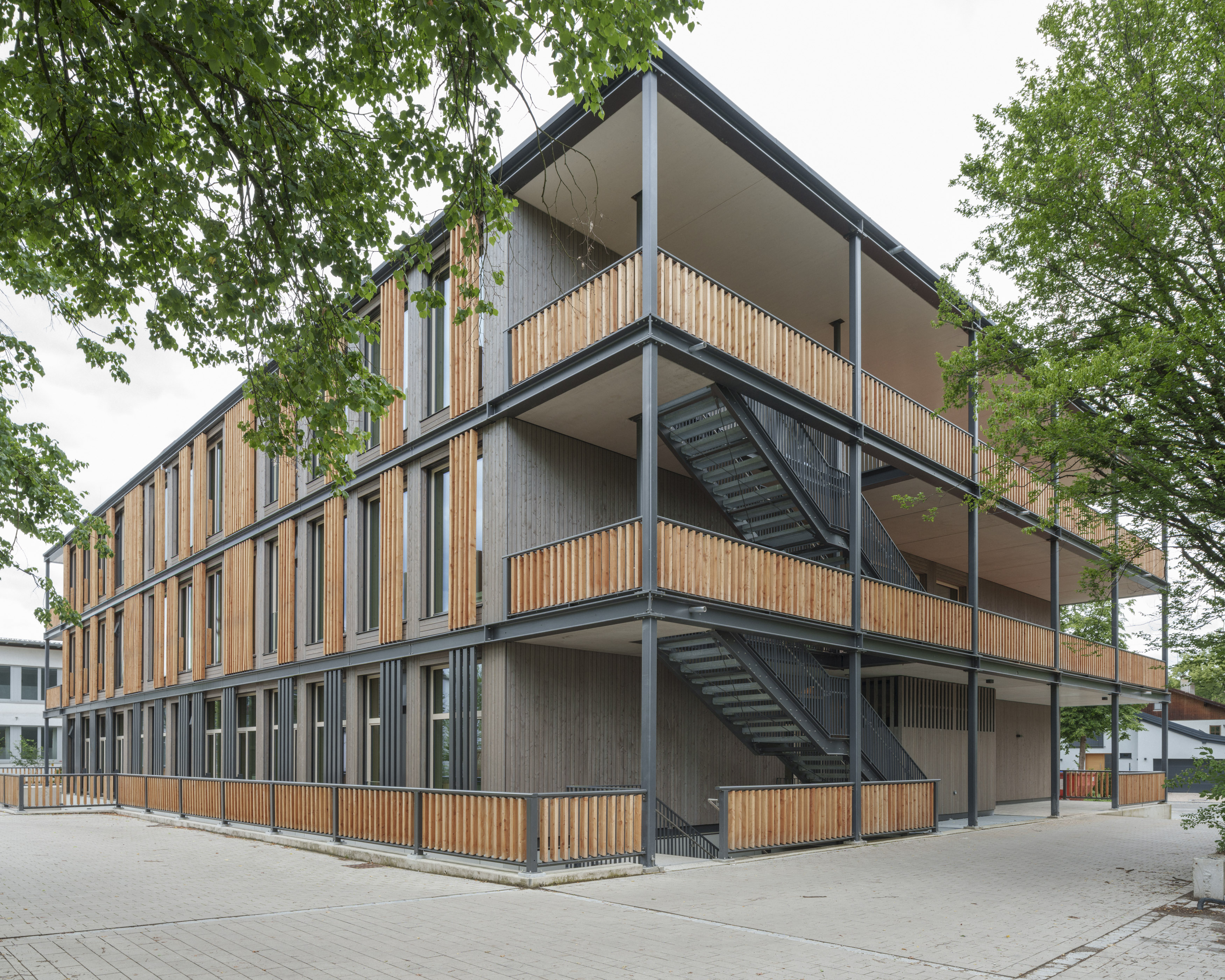 Neues Gebäude, neuer Name